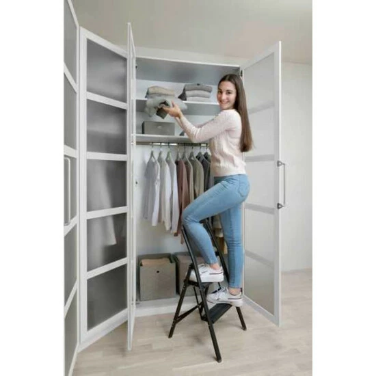 Wenko Alu-Klapptrittleiter Compact 2-stufig Schwarz 11 Wenko Alu-Klapptrittleiter Compact 2-stufig Schwarz – Bild 9