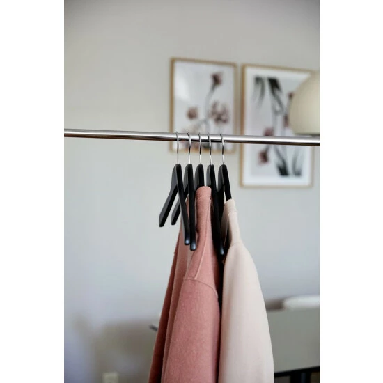 Wenko Kleiderbügel Paris Schwarz 5er Set 6 Wenko Kleiderbügel Paris Schwarz 5er Set – Bild 4