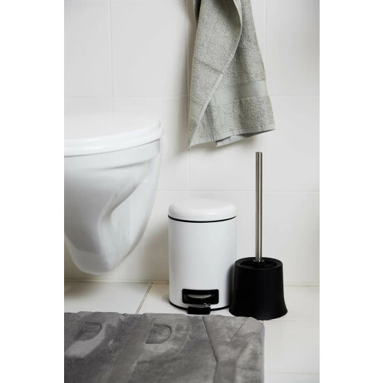 WENKO WC-Bürste Basic, Schwarz, Aus Mattiertem Kunststoff, Ø 14 X 38 Cm | Inkl. 2er Set Reinigungsschwämme Gratis 8 WENKO WC-Bürste Basic, Schwarz, Aus Mattiertem Kunststoff, Ø 14 X 38 Cm | Inkl. 2er Set Reinigungsschwämme Gratis – Bild 6