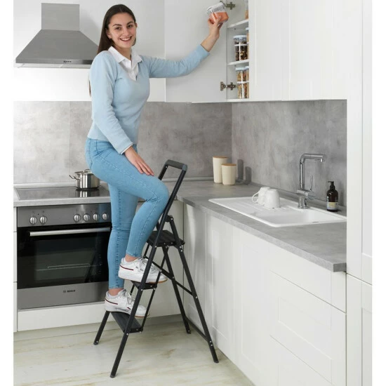 Wenko Alu-Klapptrittleiter Compact 3-stufig Schwarz 15 Wenko Alu-Klapptrittleiter Compact 3-stufig Schwarz – Bild 13